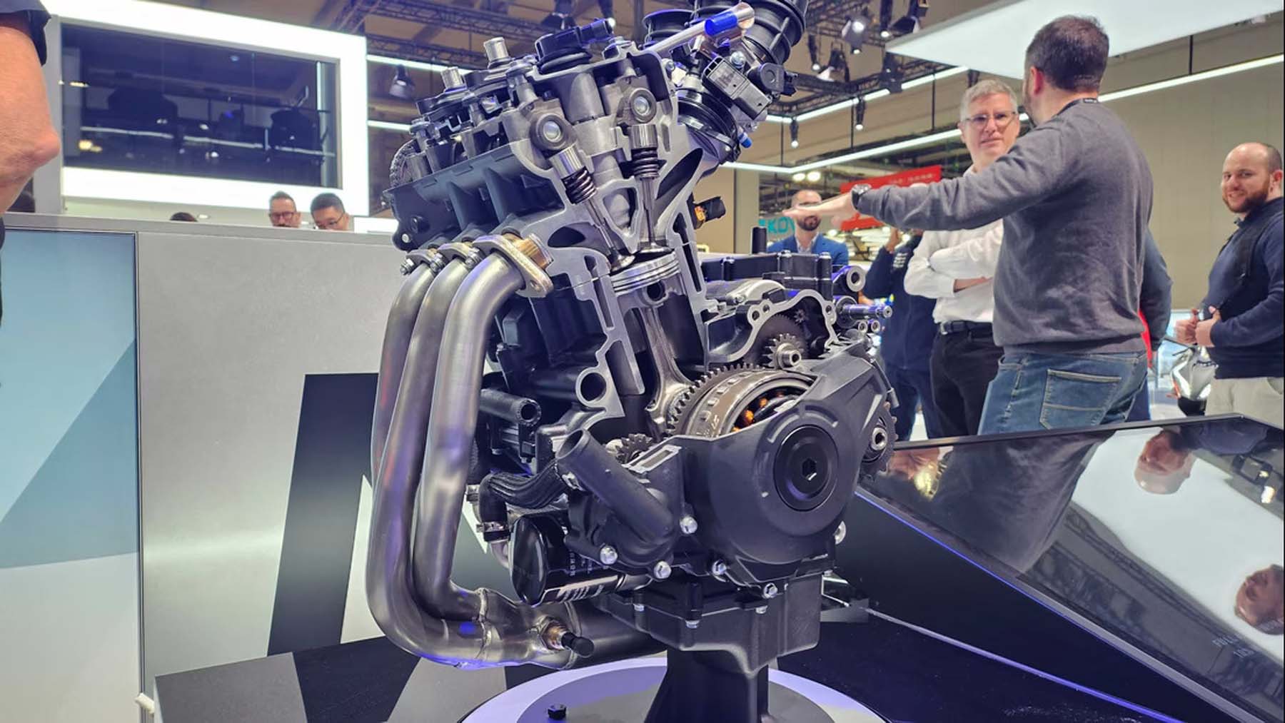 CFMoto_675_NK_2025_03.jpg